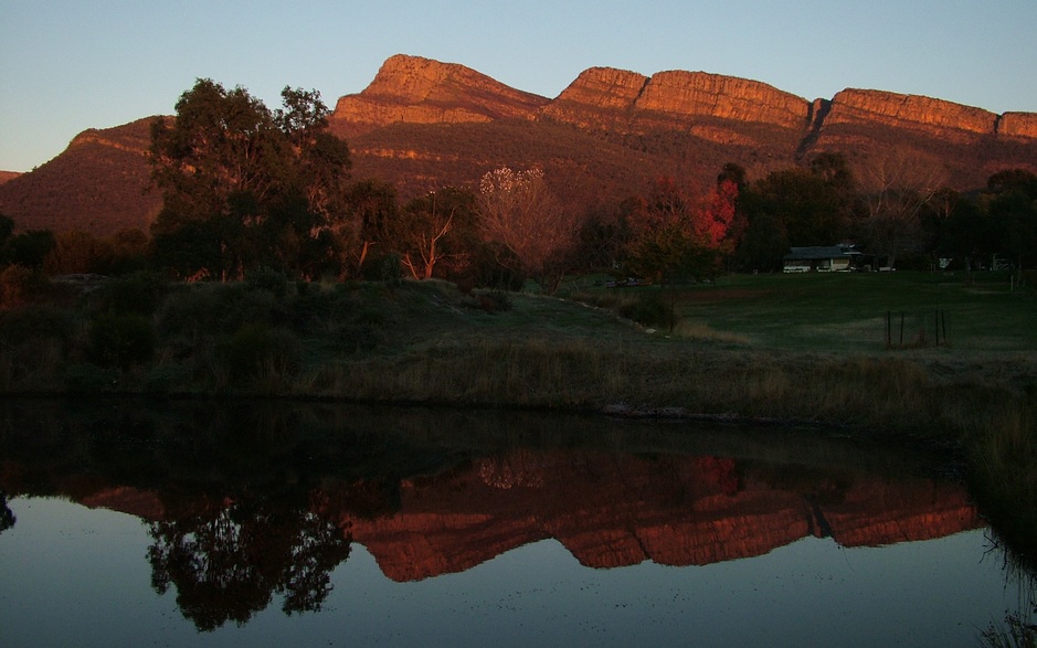 Sunrise on the Grampians mountains from Grampians Paradise Camping and Caravan Parkland